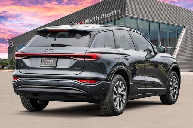 Photo of 2025 Manhattan Gray Metallic Audi Q6 e-tron