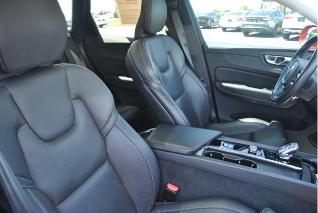 Photo of 2022 Fusion Red Volvo XC60