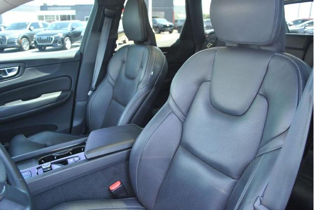 Photo of 2022 Fusion Red Volvo XC60