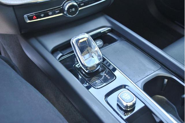 Photo of 2022 Fusion Red Volvo XC60