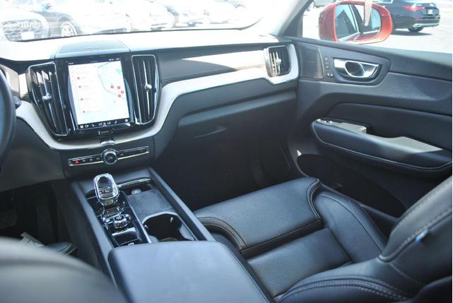 Photo of 2022 Fusion Red Volvo XC60