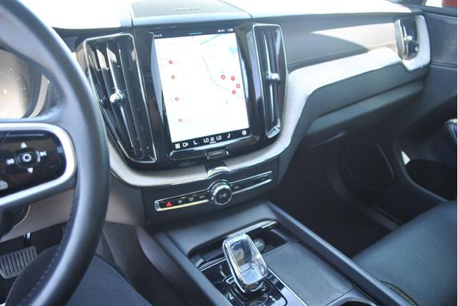 Photo of 2022 Fusion Red Volvo XC60