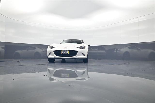 Photo of 2018 Snowflake White Pearl Mazda MX-5 Miata RF