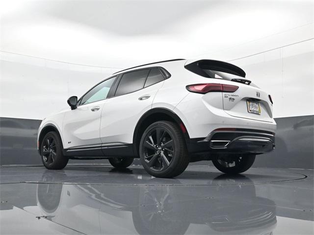 Photo of 2025 White Frost Tricoat Buick Envision