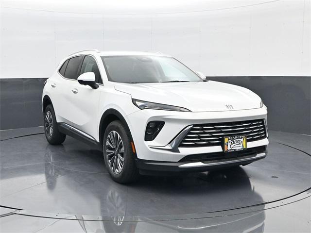 Photo of 2025 Summit White Buick Envision