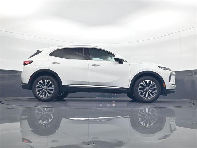 Photo of 2025 Summit White Buick Envision