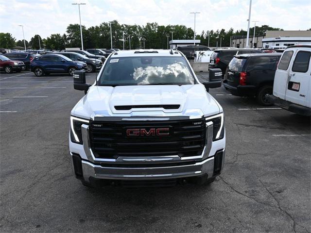 Photo of 2025 Summit White GMC Sierra 3500