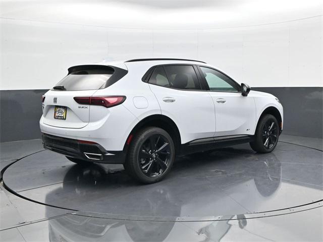 Photo of 2025 Iridescent White Tricoat Buick Envision
