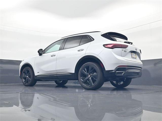 Photo of 2025 Iridescent White Tricoat Buick Envision