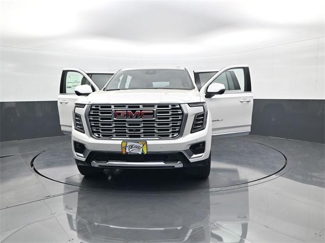 Photo of 2025 White Frost Tricoat GMC Yukon XL