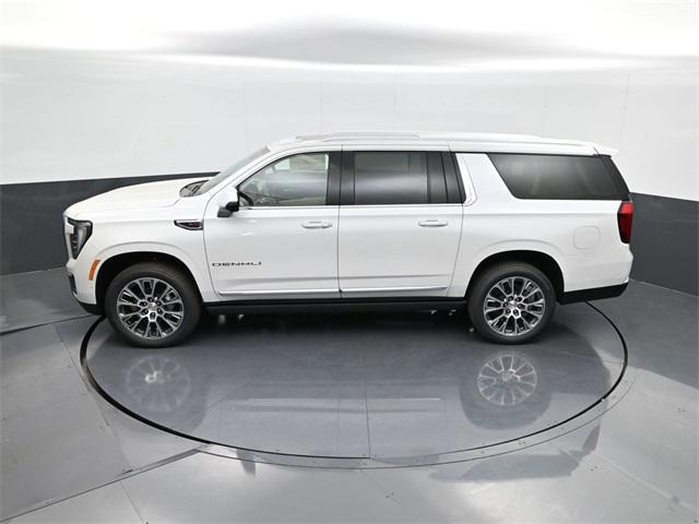 Photo of 2025 White Frost Tricoat GMC Yukon XL