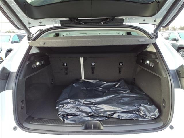 Photo of 2025 White Frost Tricoat Buick Envision