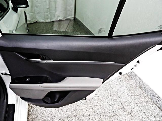 Photo of 2019 White Toyota Camry