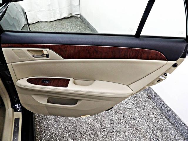Photo of 2011 Black Toyota Avalon