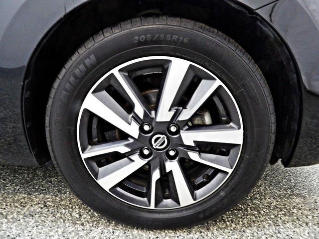 Photo of 2021 Black Nissan Versa