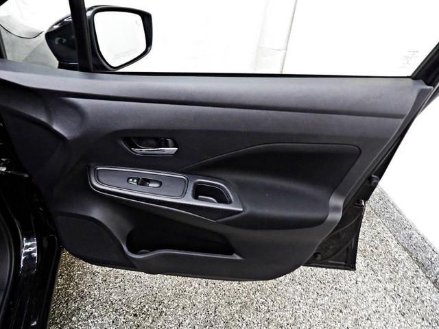 Photo of 2021 Black Nissan Versa