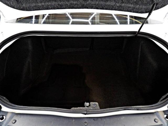 Photo of 2020 White Dodge Challenger