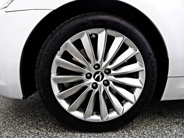 Photo of 2014 Silver Hyundai Equus