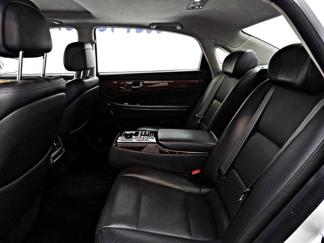 Photo of 2014 Silver Hyundai Equus