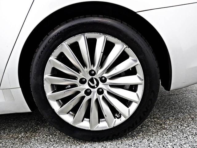 Photo of 2014 Silver Hyundai Equus