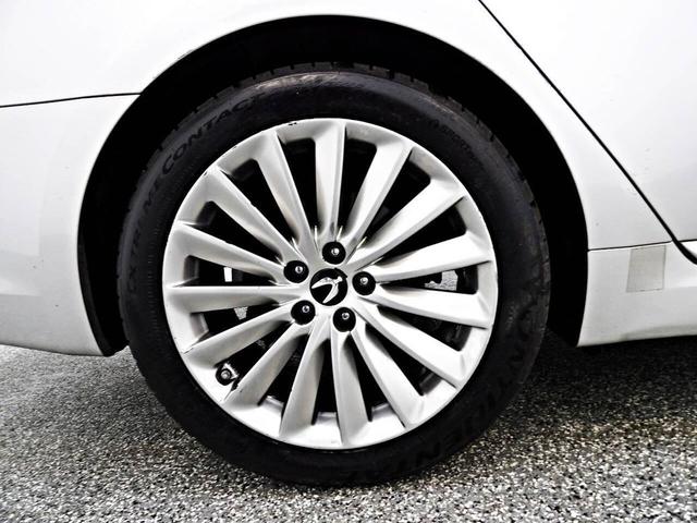 Photo of 2014 Silver Hyundai Equus
