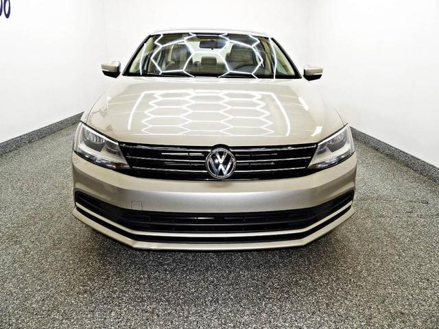 Photo of 2015 Tan Volkswagen Jetta
