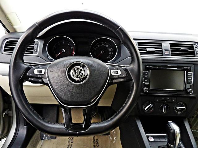 Photo of 2015 Tan Volkswagen Jetta