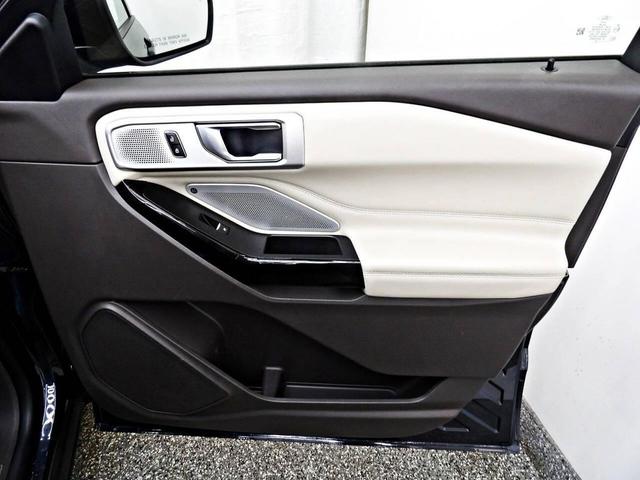 Photo of 2022 Gray Ford Explorer