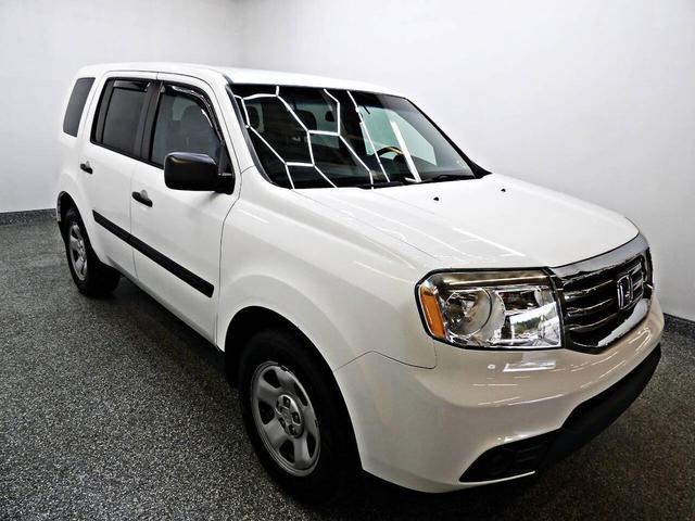 Photo of 2014 White Honda Pilot
