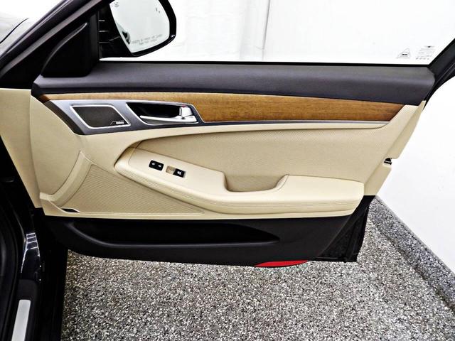 Photo of 2018 Black Genesis G80