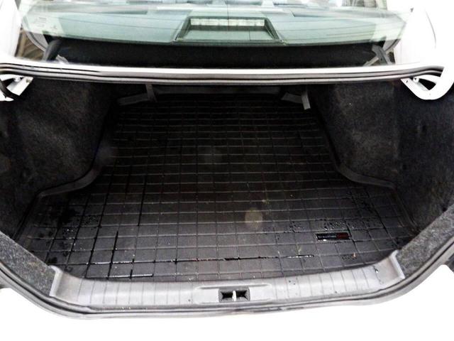 Photo of 2016 White Nissan Altima