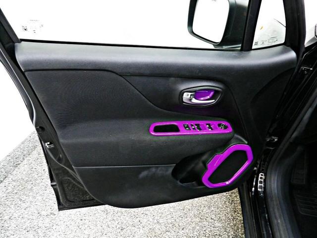Photo of 2020 Black Jeep Renegade