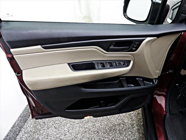 Photo of 2018 Maroon Honda Odyssey