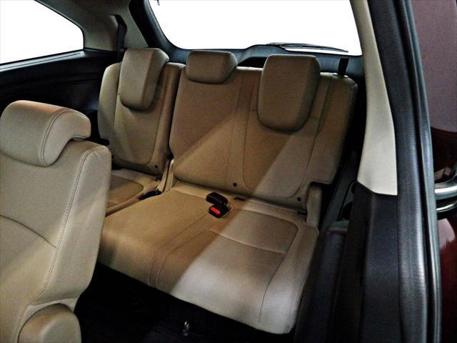 Photo of 2018 Maroon Honda Odyssey