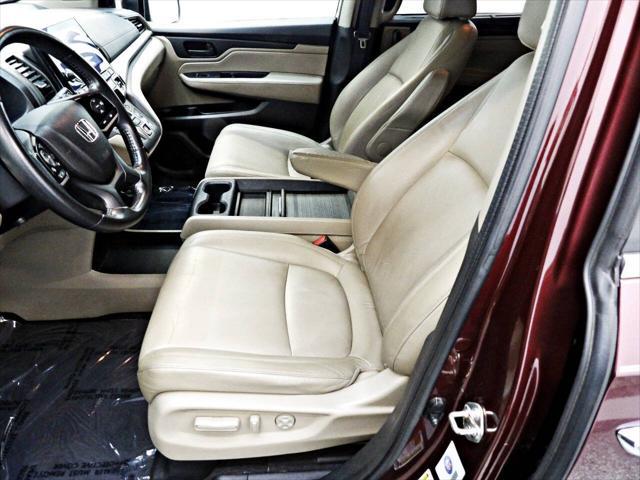 Photo of 2018 Maroon Honda Odyssey