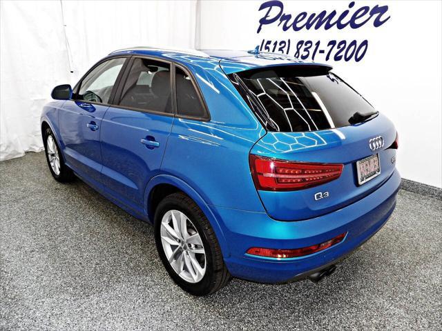 Photo of 2017 Blue Audi Q3