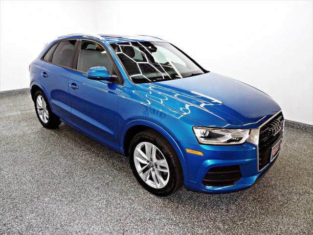 Photo of 2017 Blue Audi Q3