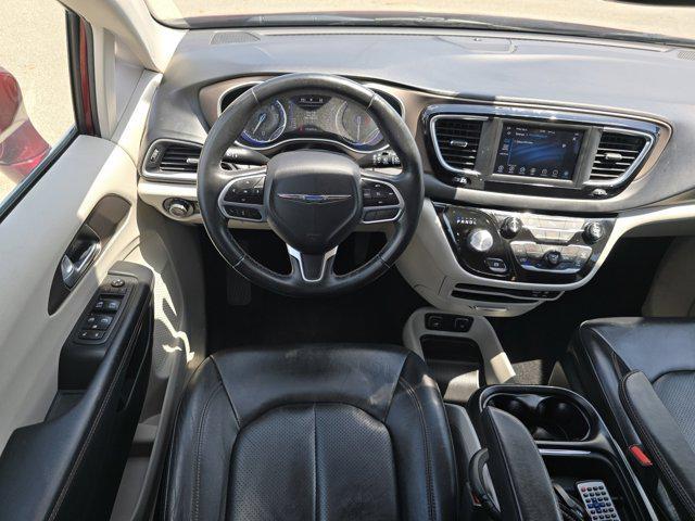 Photo of 2018 Velvet Red Pearlcoat Chrysler Pacifica