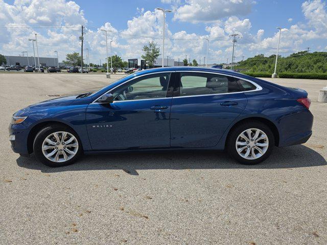 Photo of 2019 Pacific Blue Metallic Chevrolet Malibu