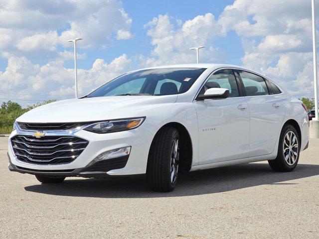 Photo of 2023 Summit White Chevrolet Malibu