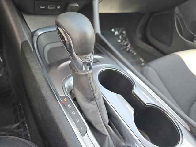 Photo of 2023 Summit White Chevrolet Malibu