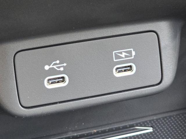 Photo of 2026 Platinum White Pearl Honda HR-V