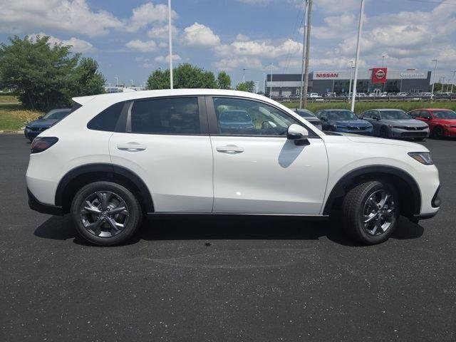 Photo of 2026 Platinum White Pearl Honda HR-V