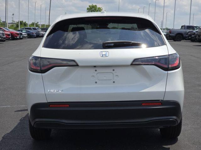 Photo of 2026 Platinum White Pearl Honda HR-V