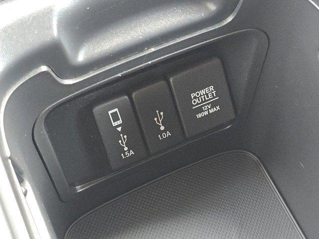 Photo of 2017 White Diamond Pearl Honda CR-V