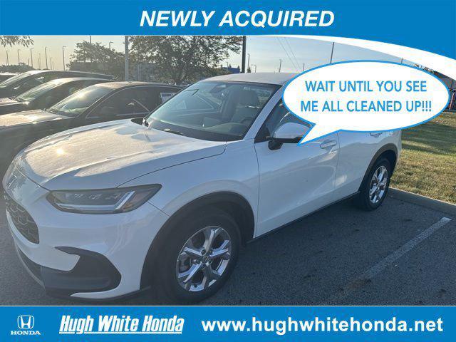Photo of 2023 Platinum White Pearl Honda HR-V