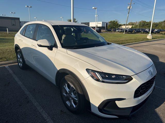 Photo of 2023 Platinum White Pearl Honda HR-V