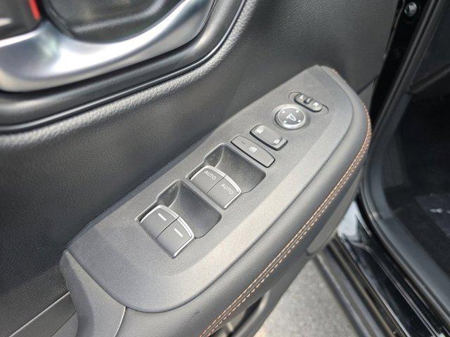 Photo of 2025 Crystal Black Pearl Honda HR-V