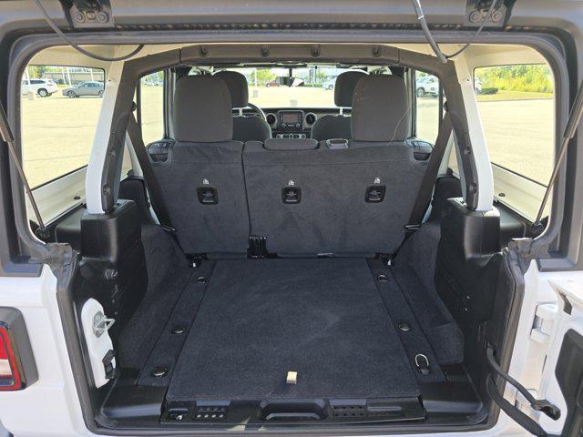 Photo of 2021 Bright White Clearcoat Jeep Wrangler Unlimited