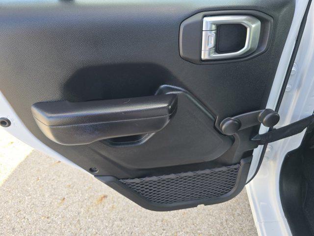Photo of 2021 Bright White Clearcoat Jeep Wrangler Unlimited